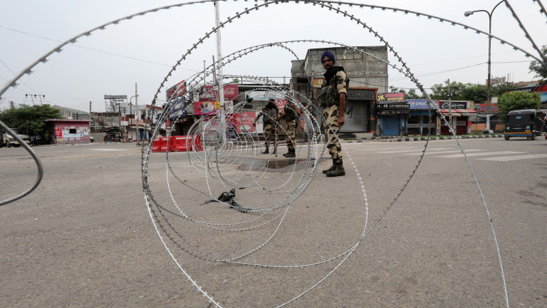 Индия и Пакистан провели тайни преговори за Кашмир