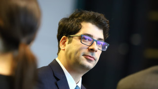 Задължението вменено на служебното правителство от Народното събрание за предоговаряне