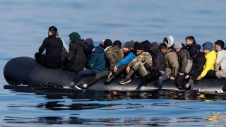 Гумена лодка с мигранти потъна в Егейско море