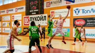 Берое е на победа от финал след труден успех срещу Черно море