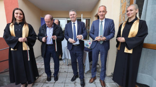 Министър Вълчев откри обновени студентски общежития в "Студнетски град"