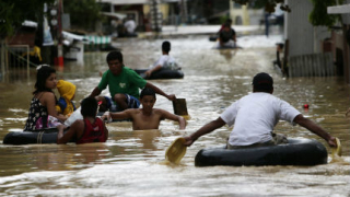 Близо 50 жертви на тайфуна "Копу" във Филипините 