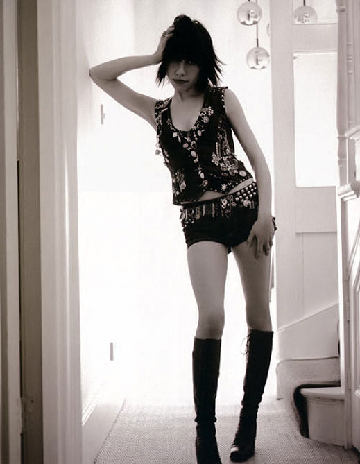 PJ  Harvey отново влиза в студио