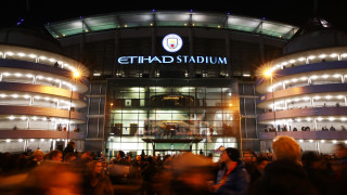 Пожар който избухна в щанд за стоки пред стадион Етихад