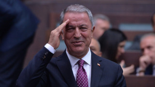 Турският министър на отбраната Хулуси Акар заяви че терористите в