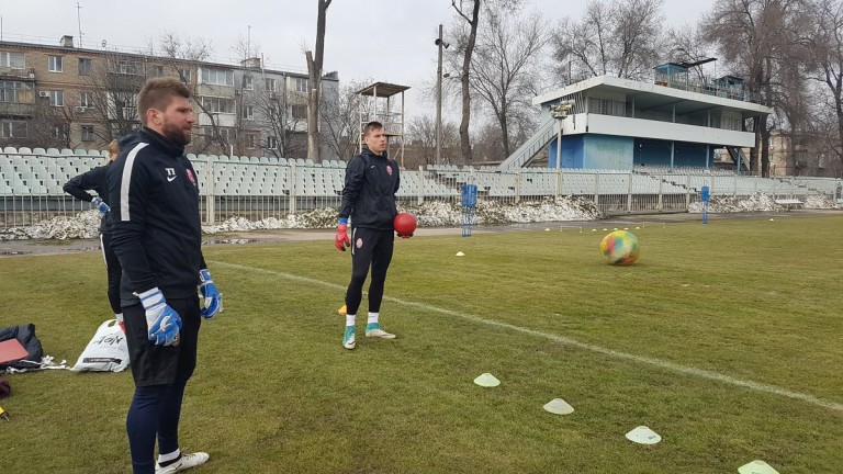 Украйнският вратар Андрий Лунин ще продължи кариерата си в Интер.