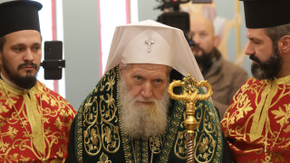 Приеха патриарх Неофит в болница