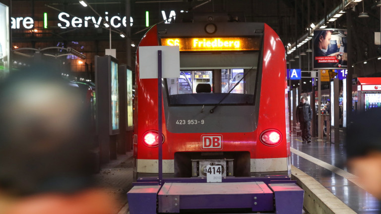 Железопътните работници в цяла Германия днес отново стачкуват заради заплащането