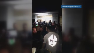 Десетки коли и стотици пешеходци блокираха улиците на Омуртаг с