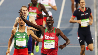 Уникалното бягане на Дейвид Рудиша на финала на 800 метра