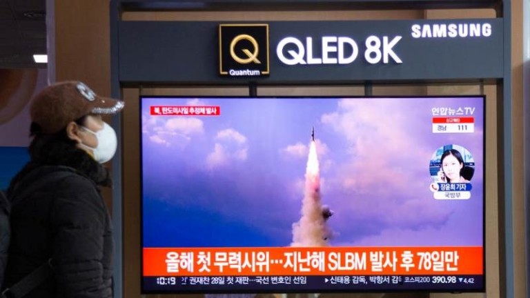 Севернокорейските военни изстреляха две балистични ракети с малък обсег, съобщи