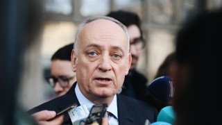 Обмислят промяна на срока на карантината за болни и контактни