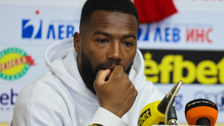 Нападателят на ЦСКА Дюкенс Назон се къпе в комплиментите