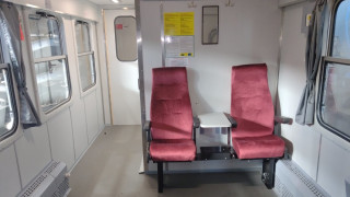 Напълно завършен и готов за движение е специално пригоден вагон