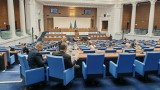 С кворум "на косъм" депутатите продължават с ремонта на Изборния кодекс