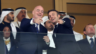 Френският президент Еманюел Макрон призова Дидие Дешан да не напуска