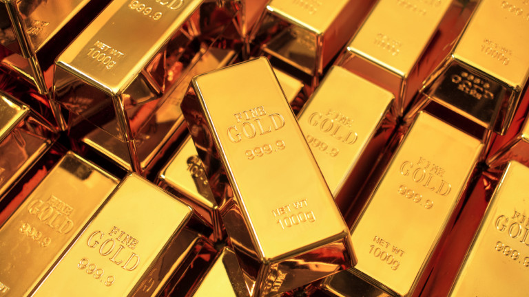 Цената на златото опитва да компенсира вчерашния спад под $1900