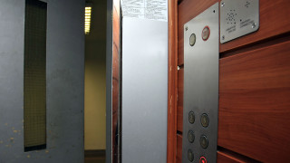 Правителството купува 2 асансьора на болницата във Варна
