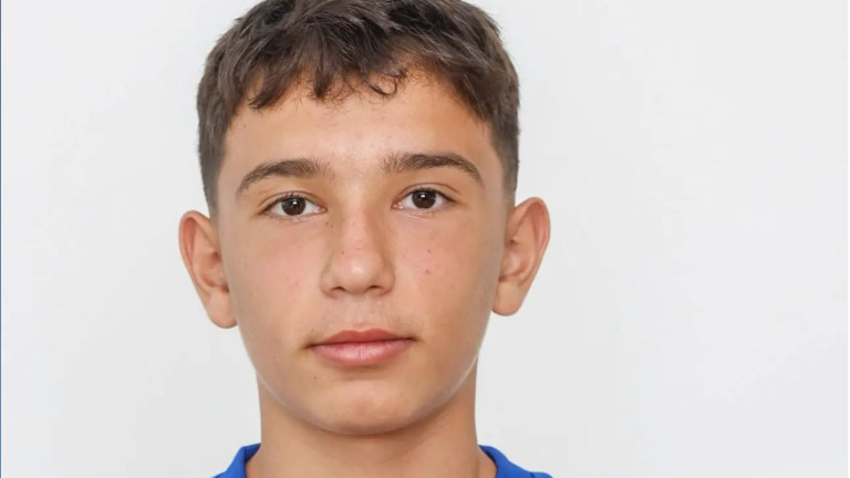 Интерес към юноша на Левски се появява извън България. Става