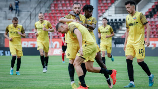 Четирима футболисти се присъединиха към лагера на Ботев Пловдив в