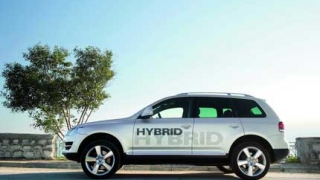 Volkswagen пуска хибриден Touareg