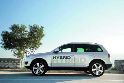 Volkswagen пуска хибриден Touareg