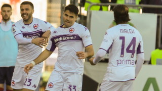 Отборите на Каляри и Фиорентина завършиха 1 1 в драматичен мач