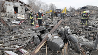 Повече от 2 4 милиона украинци живеят в частично или напълно разрушени