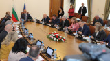Борисов изпрати министрите си при президента да осветят обществените поръчки