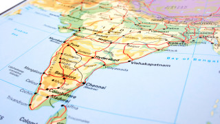 Индийският флот ще разположи кораби разрушители с управляеми ракети в