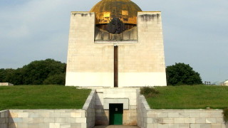 Пантеонът на възрожденците в Русе тъне във влага и мухъл