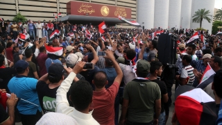 Протестиращите шиити в Багдад напуснаха временно Зелената зона