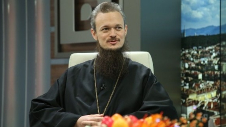 Председателят на храм "Св. Ал. Невски" бил предложил зарята на Великден