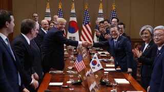 Президентът на Южна Корея Мун Дже ин и американският лидер Доналд