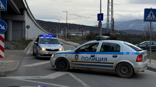 Шофьор избяга от полицията в София след гонка и предупредителна стрелба, полицай е с охлузни рани