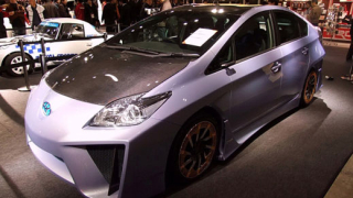 Toyota разкри спортна концепция Prius G Sport в Токио