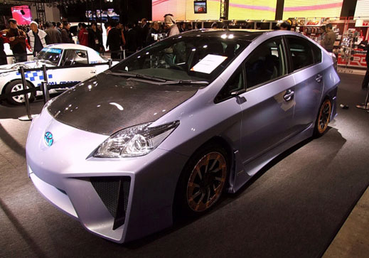 Toyota разкри спортна концепция Prius G Sport в Токио