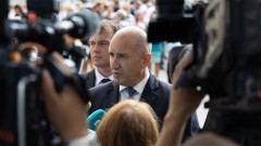 Румен Радев за колите на НСО: Всяка една администрация без президентството има служебни автомобили