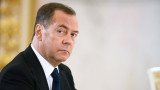  Медведев дава обещание Трета международна война, в случай че миротворци на НАТО стъпят в Украйна 