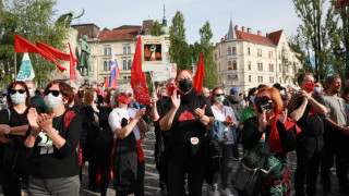 Хиляди словенци излязоха на протест в столицата Любляна с искане