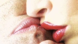 11 причини, за да се целувамe