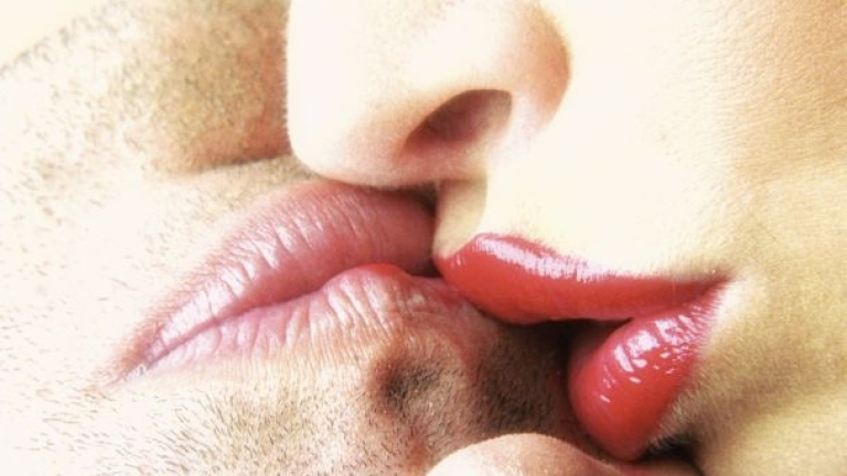 11 причини, за да се целувамe