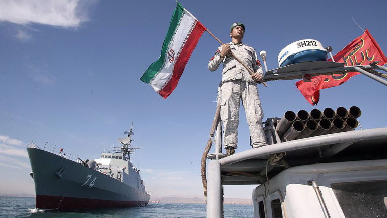 Иранската елитна революционна гвардия започна военни учени в Персийския залив,