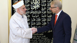 Денков увери мюсюлманите, че държавата ще им бъде стабилен партньор