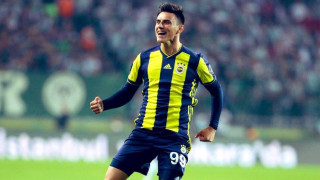 Наполи е много близо до привличането на халфа Елиф Елмас