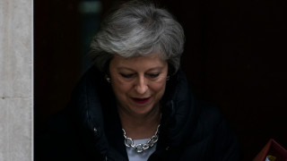 Разединеният кабинет на премиера на Великобритания Тереза Мей постигна съгласие