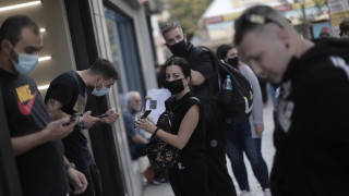 По малко хора ще бъдат допускани в супермаркетите в Гърция от