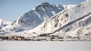 Със своя бюст на Ленин културен център и офиси на