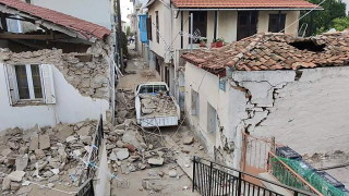 Близо 300 сгради на егейския остров Самос са временно опасни
