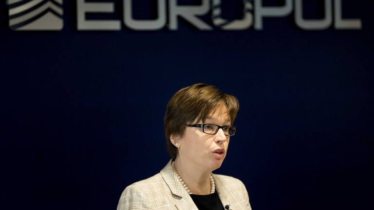 Европол и САЩ обявиха за разбита кибербанда, откраднала милиони долари